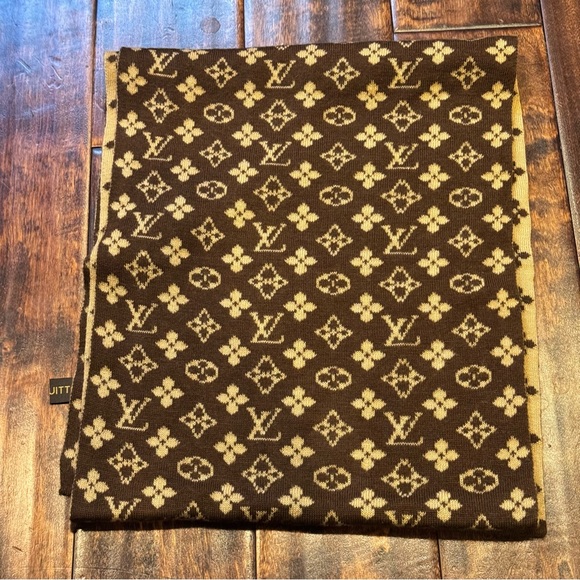 Vintage Two Tone Louis Vuitton Monogram Wool Scarf - Picture 3 of 9